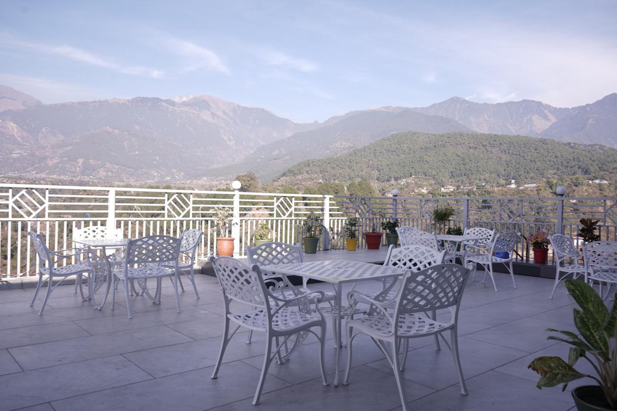 The Grand View Hotel Baijnāth Kültér fotó