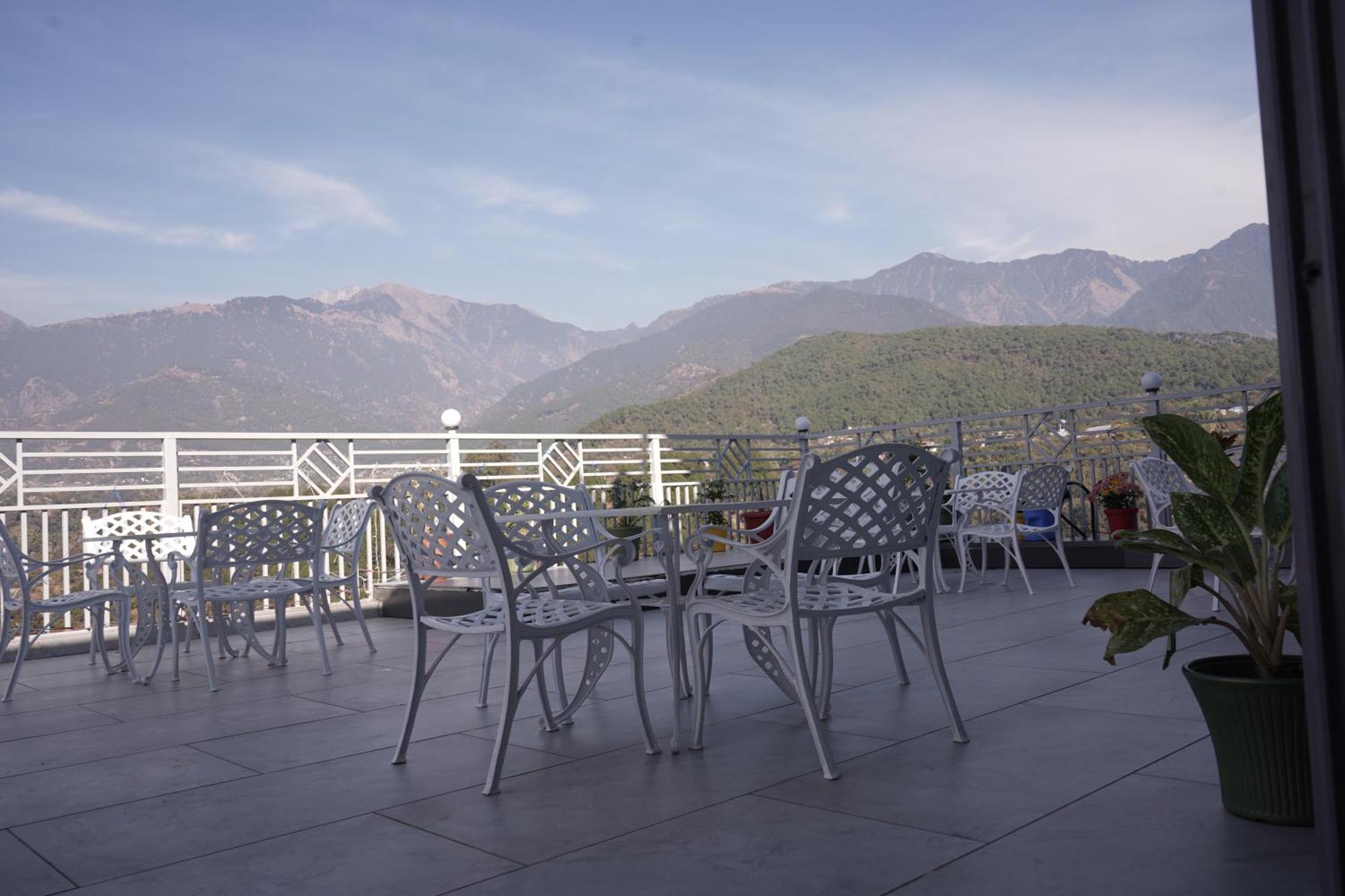 The Grand View Hotel Baijnāth Kültér fotó